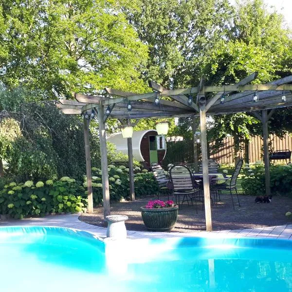 Irish Bowtop op het platteland van Huize Ouwervelden, hotel en Wouwsche Plantage