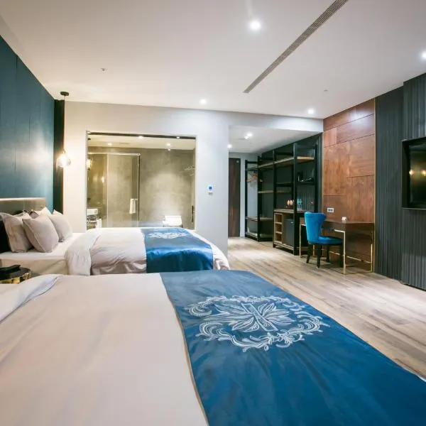 Saint Art Hotel، فندق في Beigang