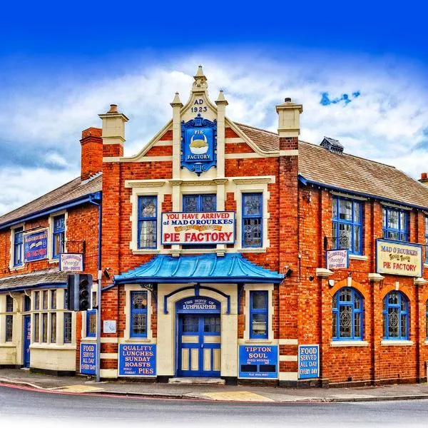 Mad O'Rourkes Pie Factory, hotel in Dudley