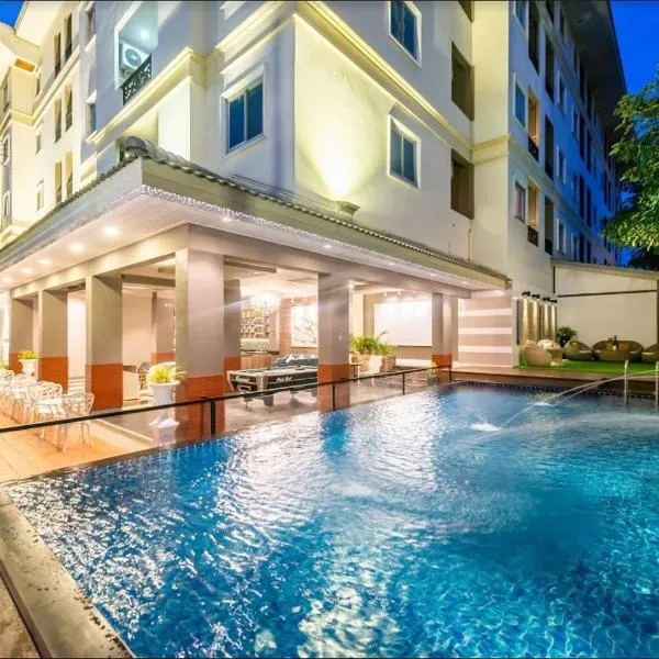 Patra Luxury Hotel Suvarnabhumi, hotel in Ban Khlong Pho Thao