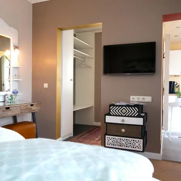 CasaKarita، فندق في Forstern