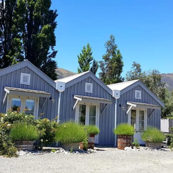 Gibbston Boathouse with Outdoor Bath, хотел в Nevis