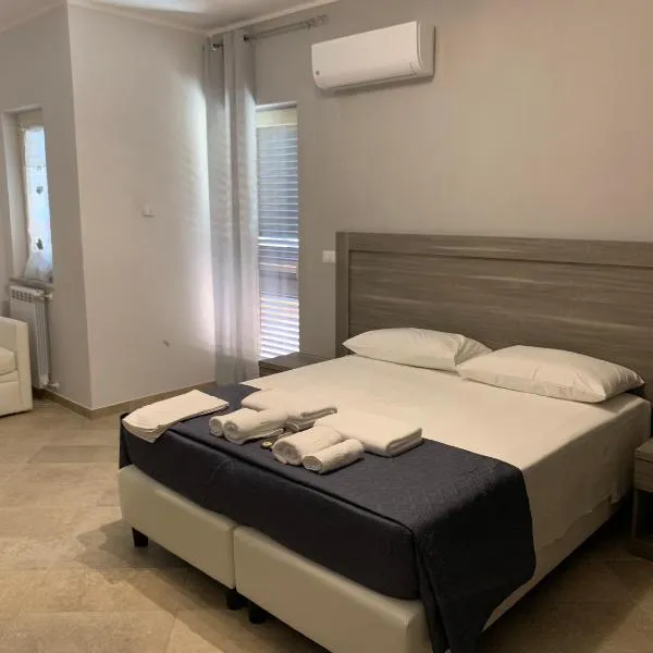 Stanza vacanza lo stadio – hotel w mieście Sibari