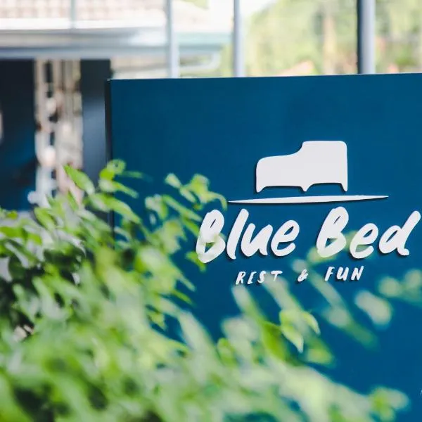 Blue Bed Hotel, hotel in Ban Kaeo