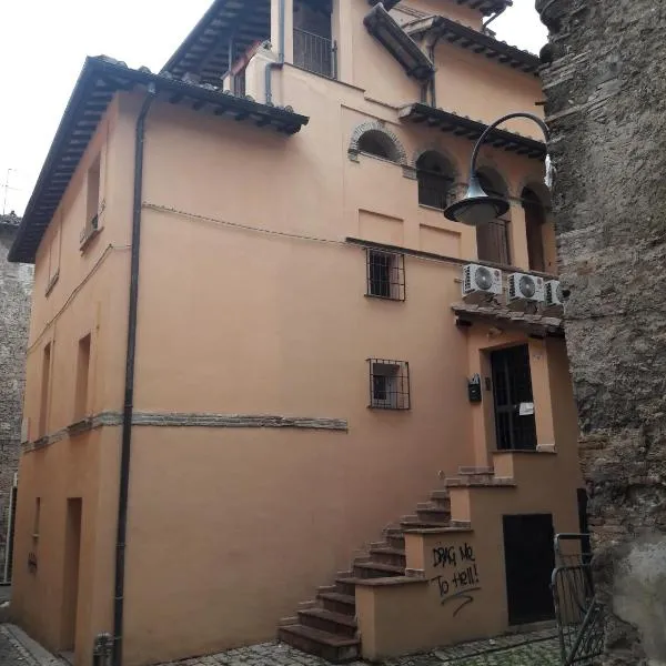 IL TEATRO ALLOGGI, hotel a Terni