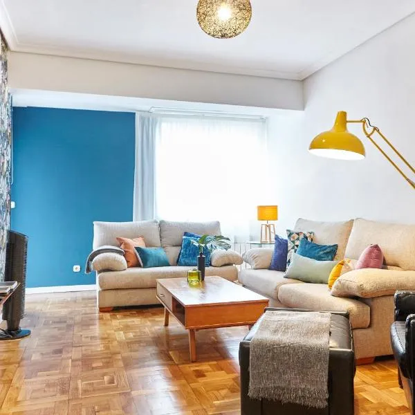 SALABERRIA APARTMENT with private garage, khách sạn ở San Sebastián