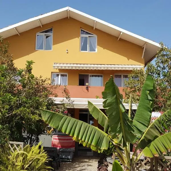 Cote de France, hotel in Calheta de São Miguel