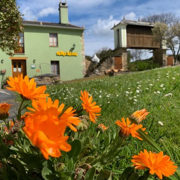 Os Tres Teixos, hotel in Alaje