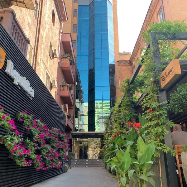 Republica Hotel Yerevan, hotel v Jerevanu