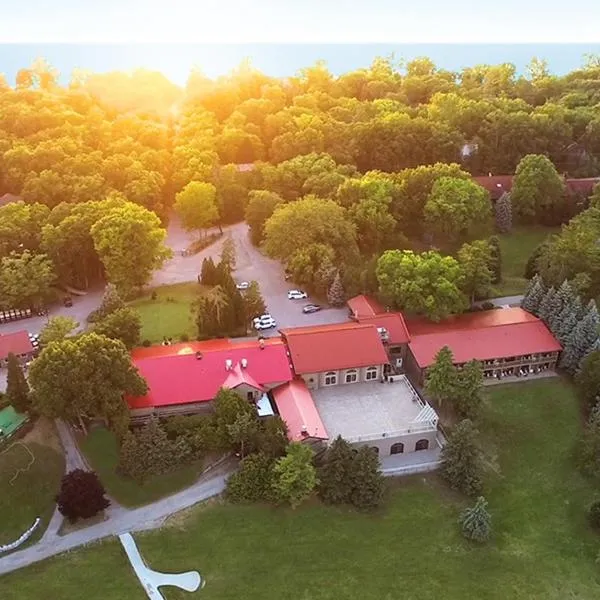 Oakwood Resort, hotel in Grand Bend