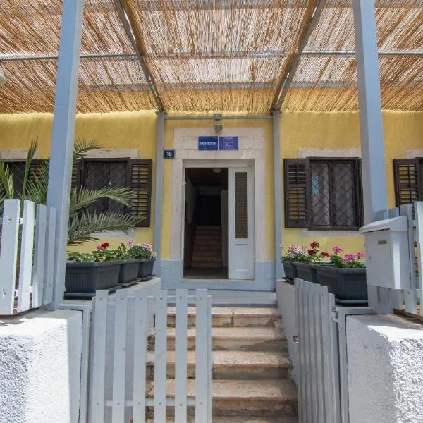 Hostel Flora, hotel v destinaci Mali Lošinj