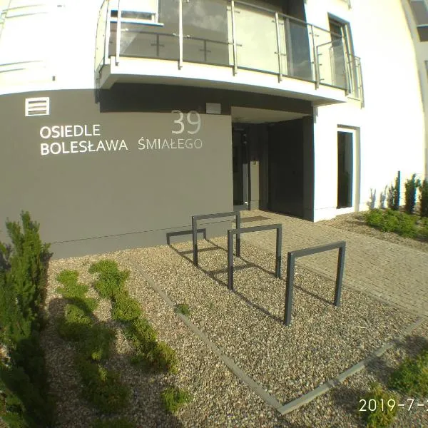 1110 Śmiałego 39 - Tanie Pokoje w Apartamencie - samodzielne zameldowanie - self check in โรงแรมในOwińska