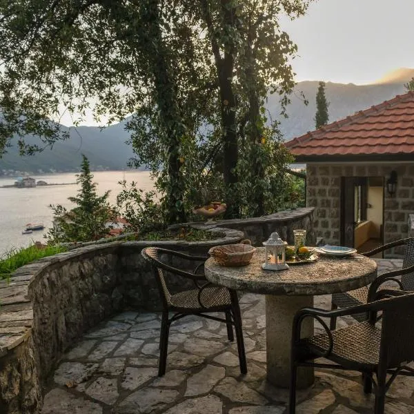 Villa & Apartments Perasto, hotel v mestu Perast