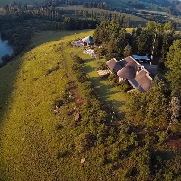 Amazian Mountain River Lodge, hotel in Underberg