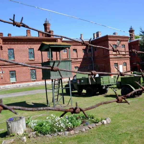 Karosta Prison, отель в городе Šķēde