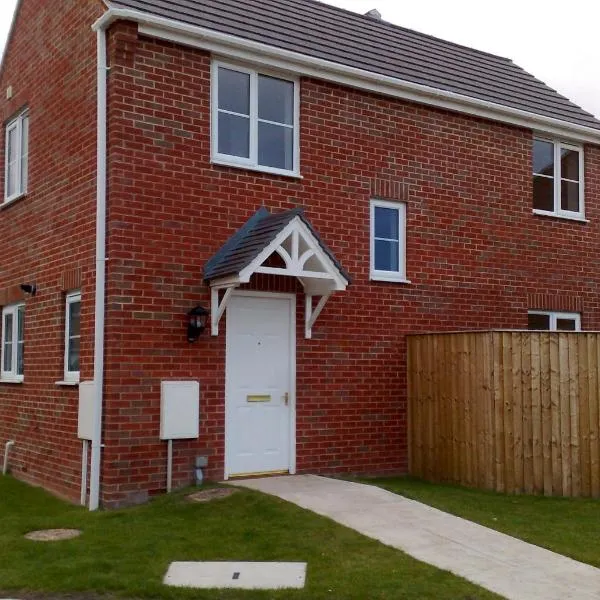 WHOLE HOUSE 3bedroom New Build 29 Nottingham, hotel in Long Eaton