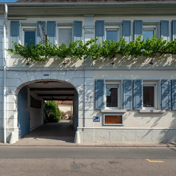 Gästezimmer im Weingut Wolf, hotel v destinácii Großkarlbach