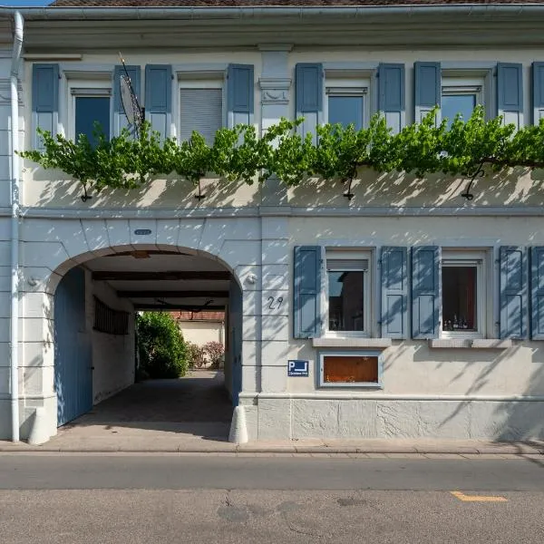 Gästezimmer im Weingut Wolf, hotel a Grosskarlbach