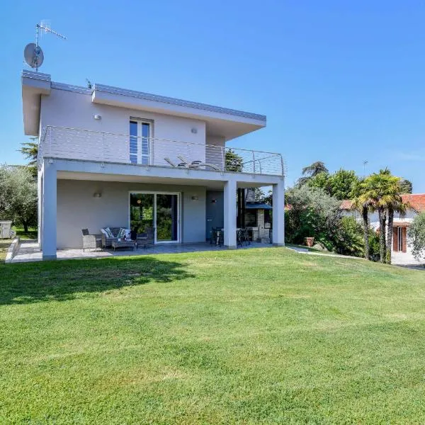 Casa Linda, hotel in Ronchi