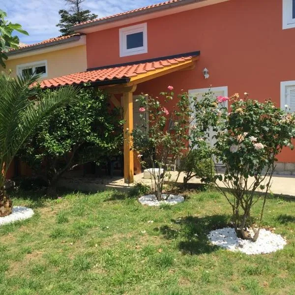 House Ema, hotel v destinaci Barbat na Rabu
