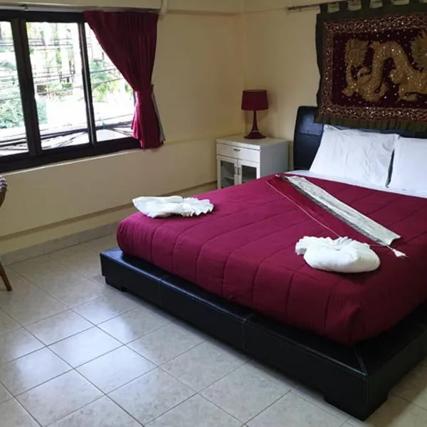 Oasis Guesthouse & Bar, hotel v destinaci Karon pláž