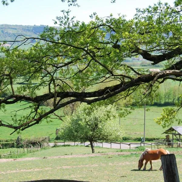 Village.insolite, hotel en Dompierre-les-Ormes