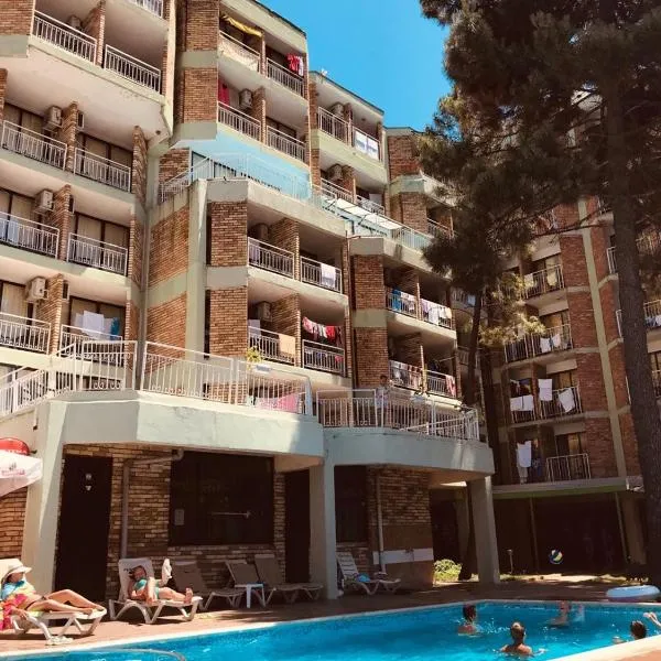 Hotel Nimfa-Rusalka โรงแรมในซันนีบีช