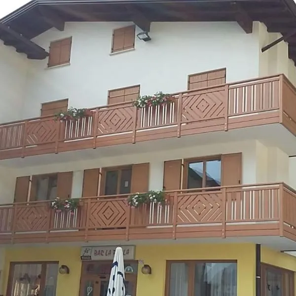 Chalet La Perla Molveno, hotel u gradu 'Molveno'