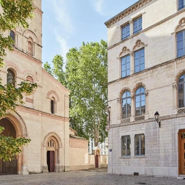 Hôtel de l'Abbaye Lyon - Boutique Hôtel，Saint-Romain-au-Mont-dʼOr的飯店