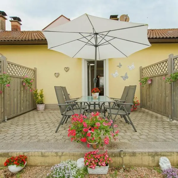 Auszeit Leoben 3 mit Gartenterasse und Gratisparkplatz, hotel v destinaci Leoben
