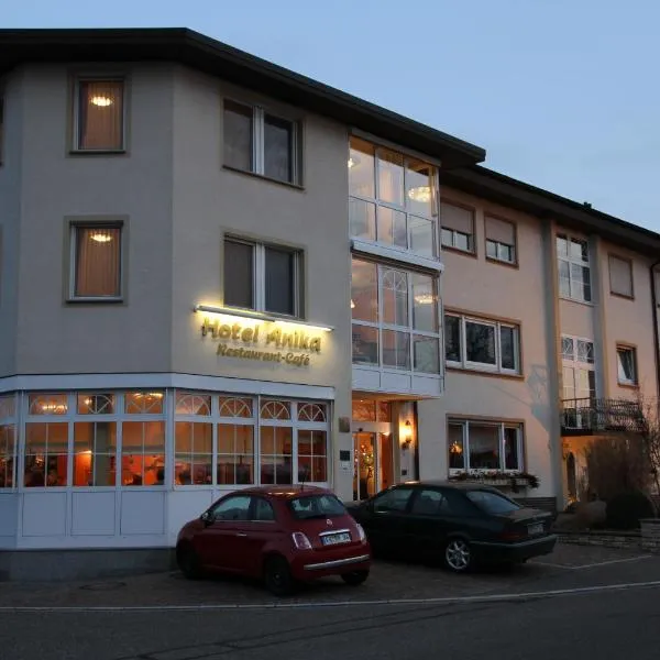 Hotel Anika, hotel em Hertingen