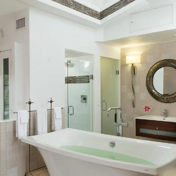 뉴 스머나 비치에 위치한 호텔 Black Dolphin Inn