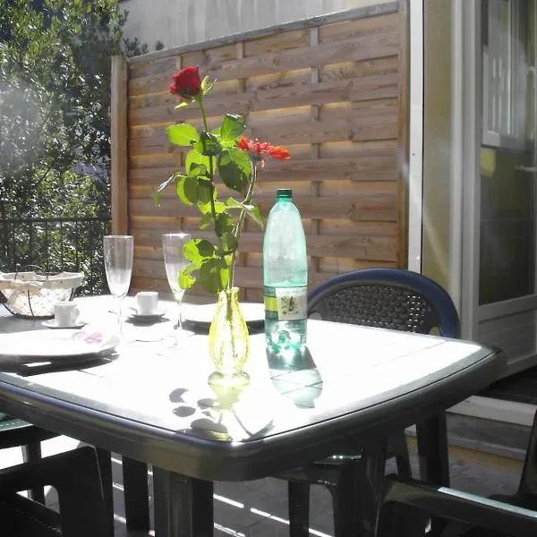 Appartement Côté Terrasse – hotel w mieście Vals-les-Bains
