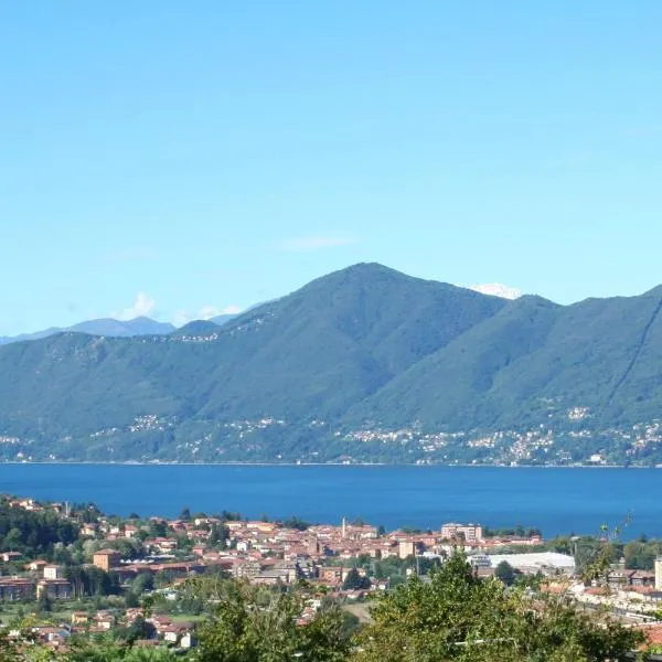 Villa dei Fiori, hotell i Luino