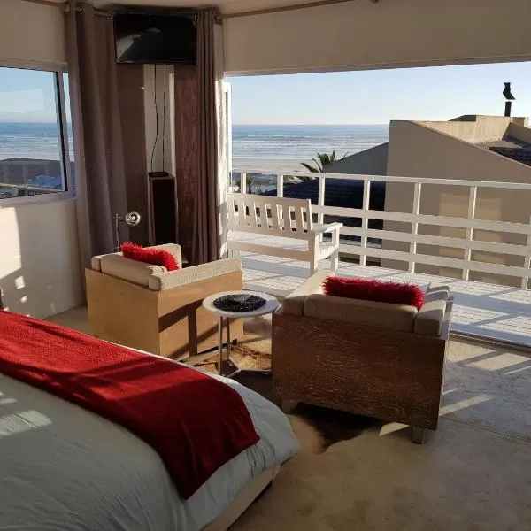 Atlantic Loft - Open plan apartment with Sea Views, hótel í Melkbosstrand