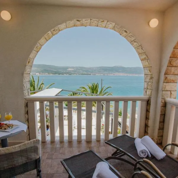 Hotel Vila Tina, hotel v Trogiri