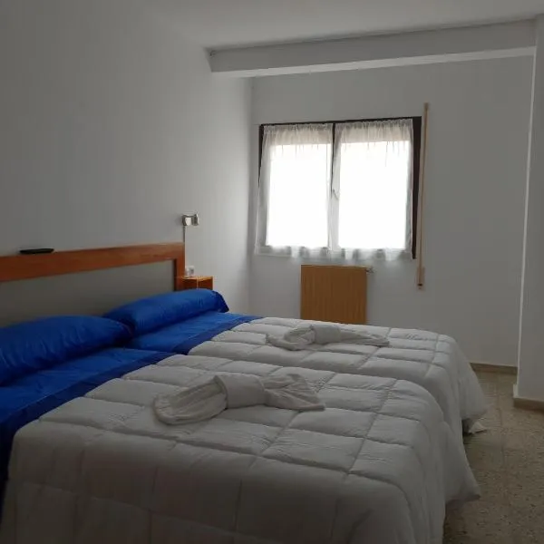 Apartamentos O Cargadeiro Ribadeo, hotel v destinácii Ribadeo