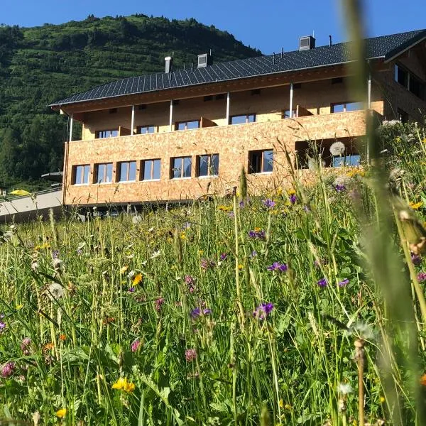 Wolfegg Appartement - Cafe - Bistro, hotel i Warth am Arlberg