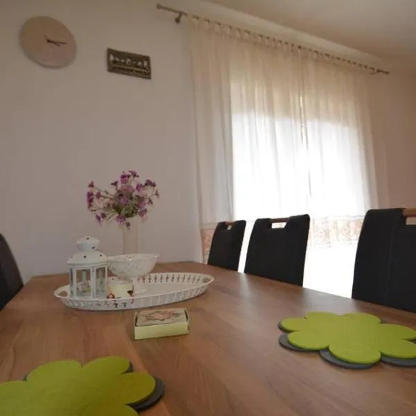 Apartmani Luka, hotel u gradu Zubovići