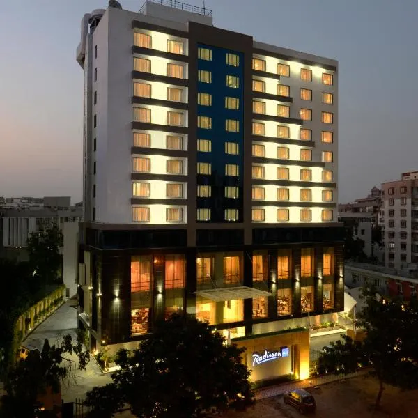 Radisson Blu Hotel Ahmedabad, hotel Ahmadábádban