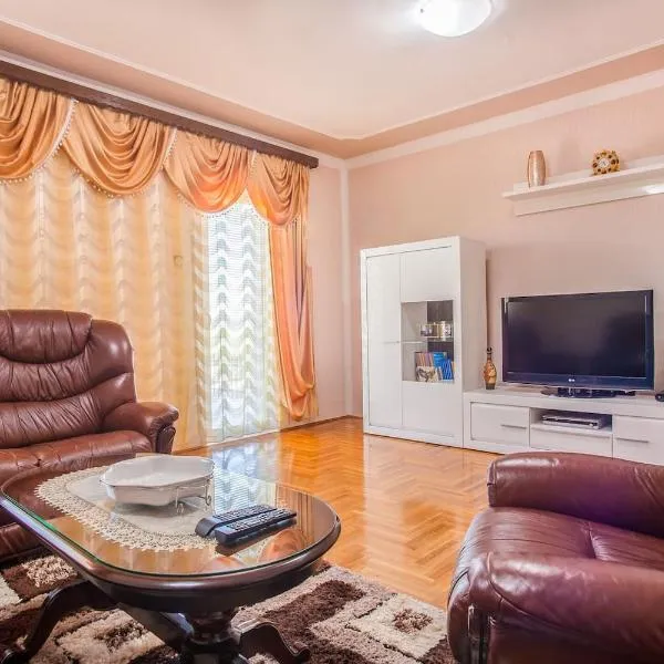 Luxury House Petrovic - Vranjina Skadar Lake, khách sạn ở Berislavci