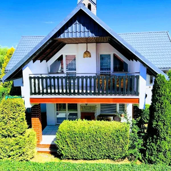 Holiday home Jarzębinowa, hotel v destinácii Rowy