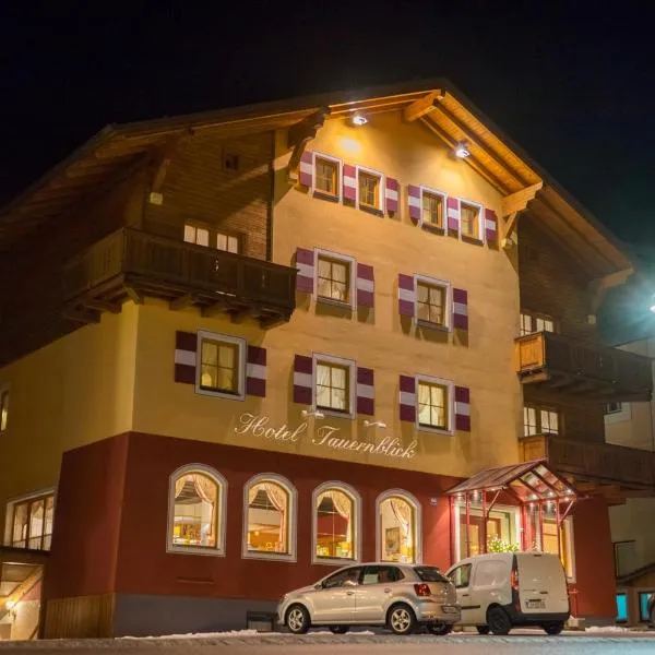 Hotel Tauernblick: Obertauern şehrinde bir otel