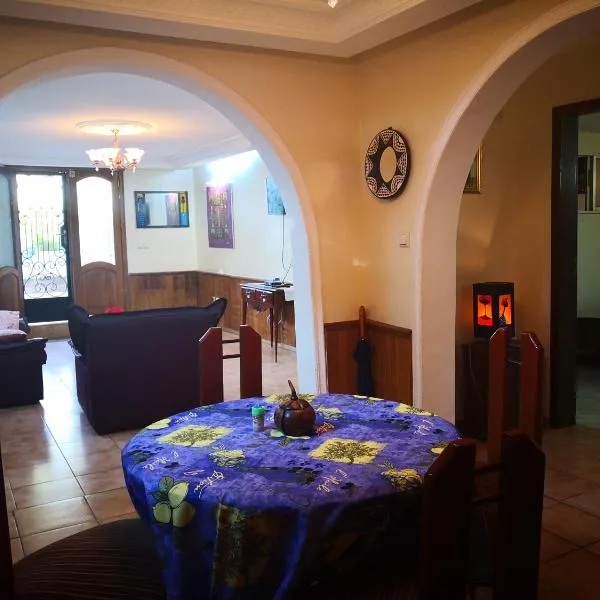 Joli jardin en ville, hotel en Yaundé