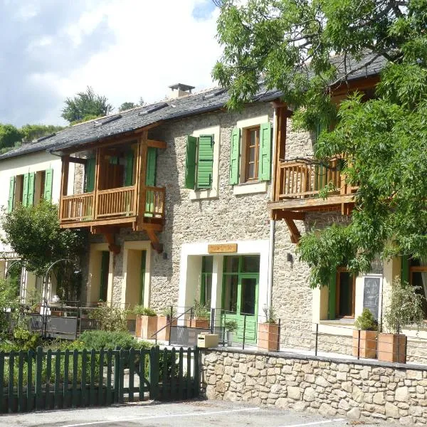 Gîte de Llo Eco-hébergement de montagne, hotel in Llo