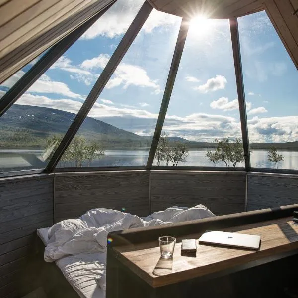 Arctic Land Adventure Glass Igloos, hotel a Kilpisjärvi