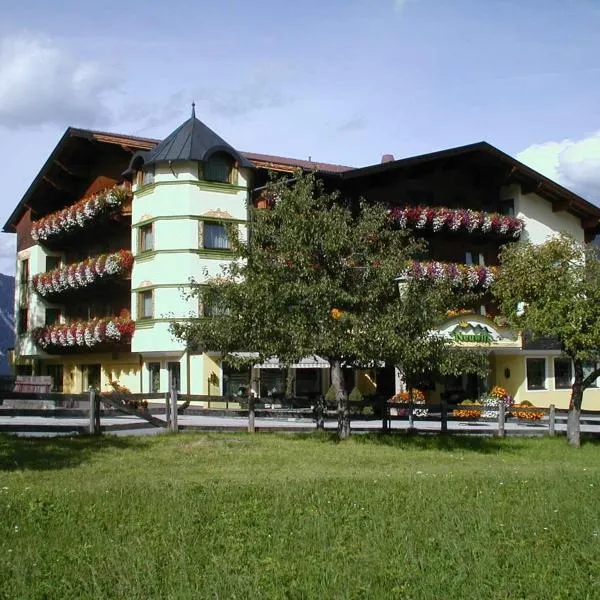 Hotel Neuwirt, hotell i Steinberg am Rofan