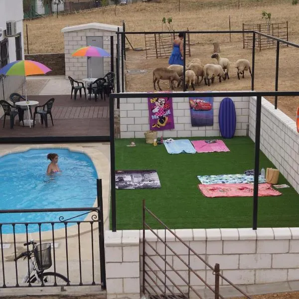 Apartamentos Rurales Monfragüe, Hotel in Torrejón el Rubio