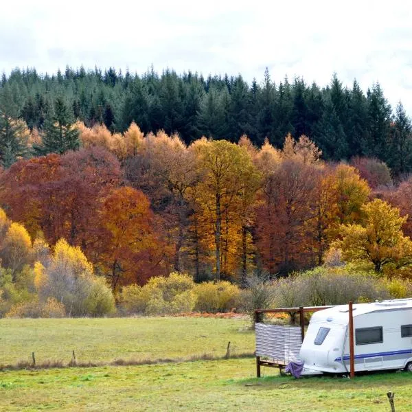 Guillerin Caravan and Glamping, hotel in Boucheresse