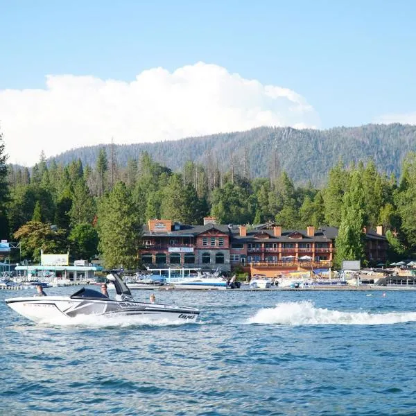 The Pines Resort & Conference Center, hotel em Bass Lake